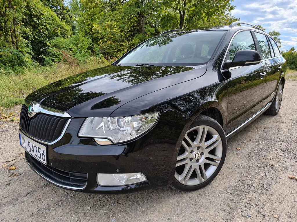 Zdjęcie: 2011 Skoda Superb