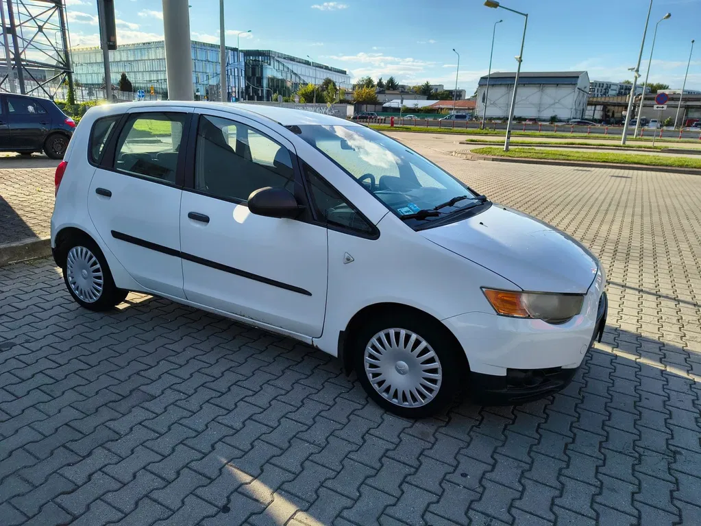 Zdjęcie: 2009 Mitsubishi Colt