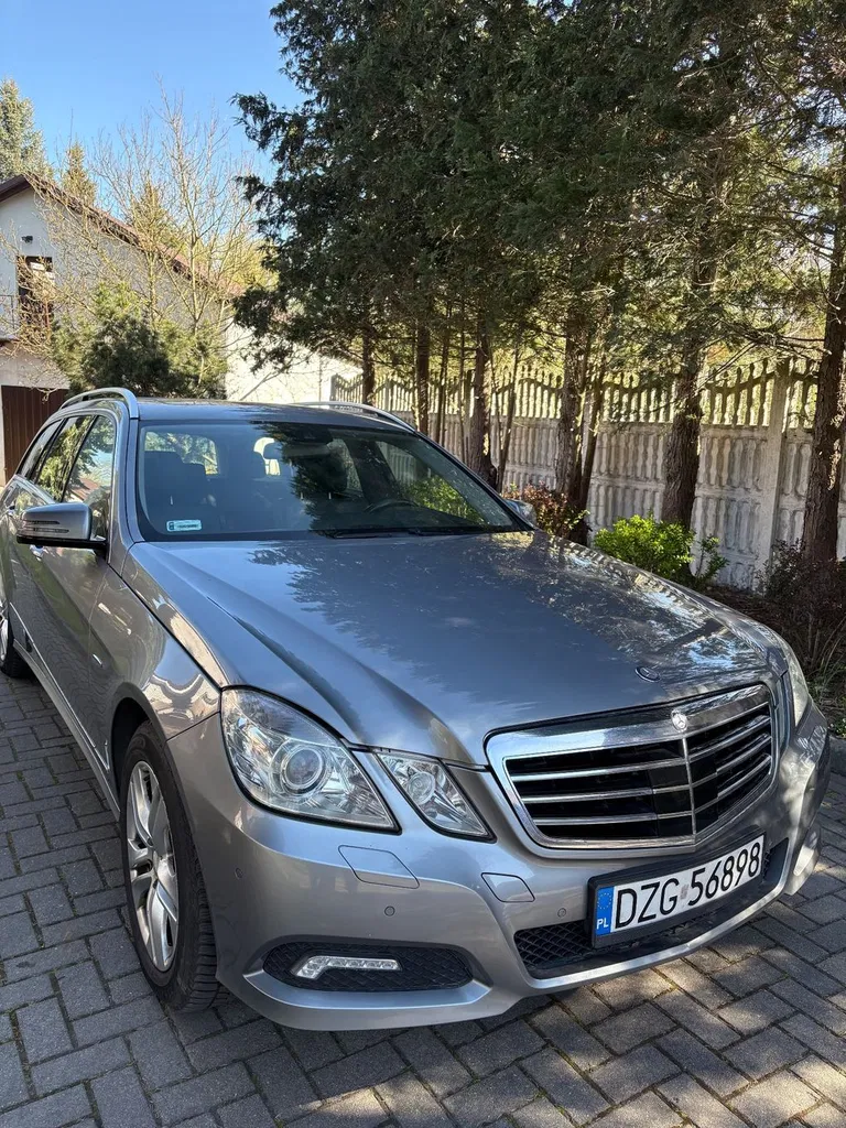Zdjęcie: 2011 Mercedes-Benz E Klasa