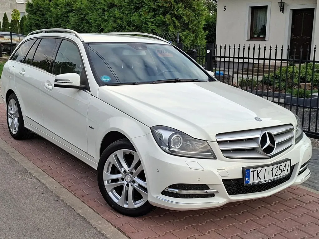 Zdjęcie: 2011 Mercedes-Benz C Klasa