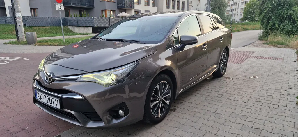 Zdjęcie: 2016 Toyota Avensis