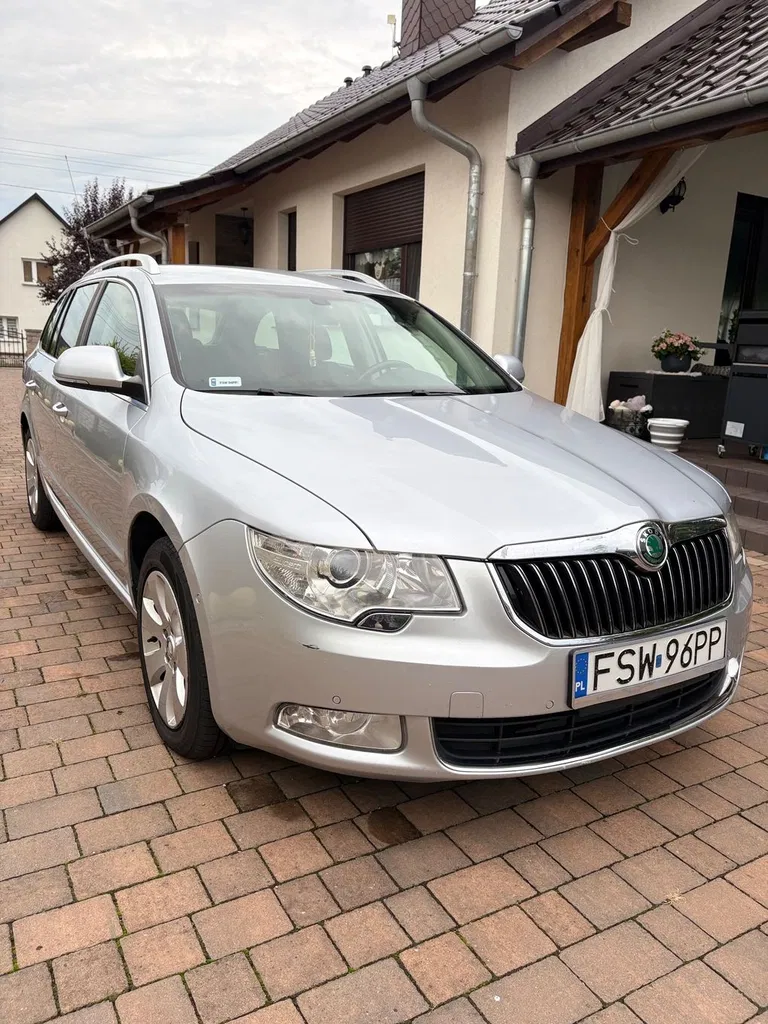 Zdjęcie: 2011 Skoda Superb