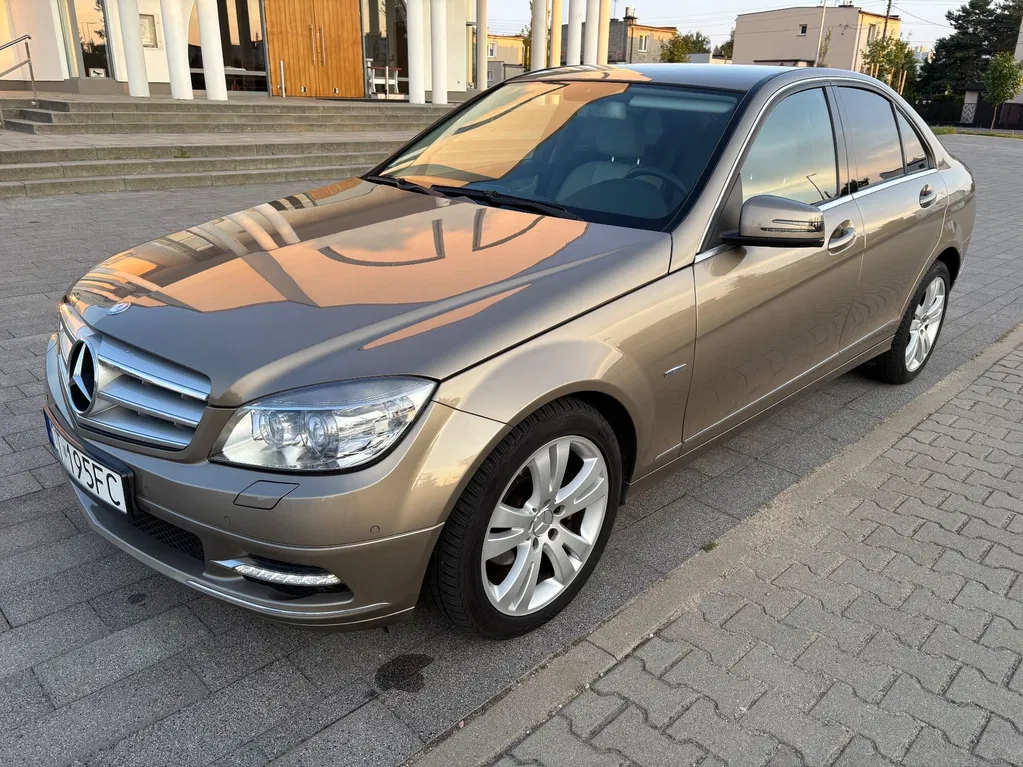 Zdjęcie: 2010 Mercedes-Benz C Klasa