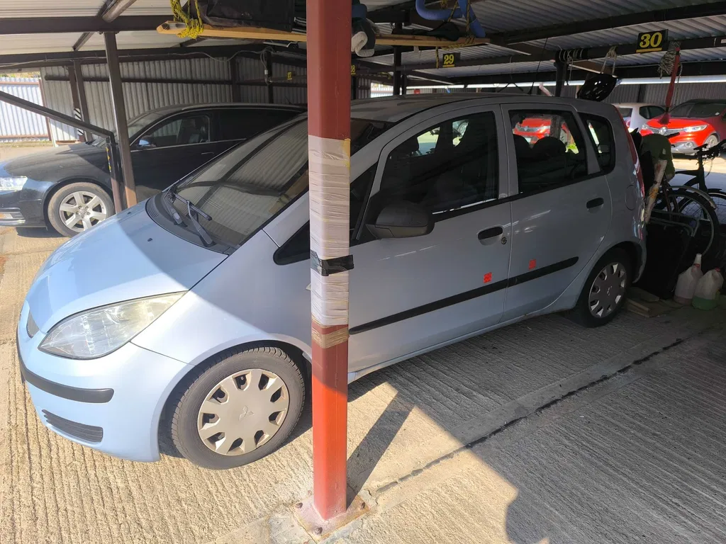 Zdjęcie: 2004 Mitsubishi Colt