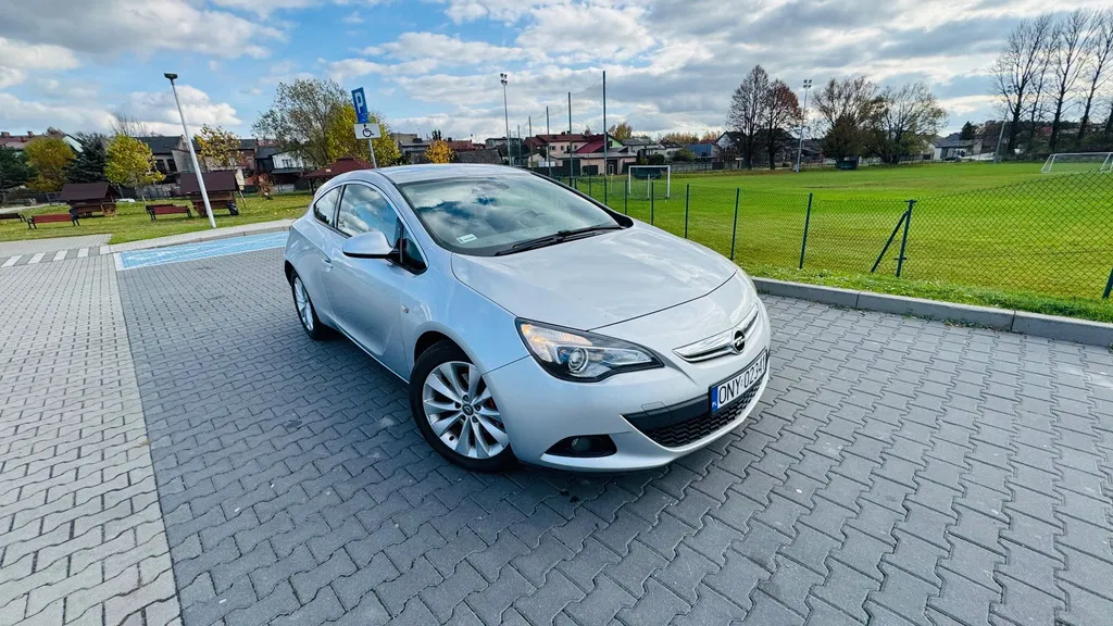 Zdjęcie: 2013 Opel Astra