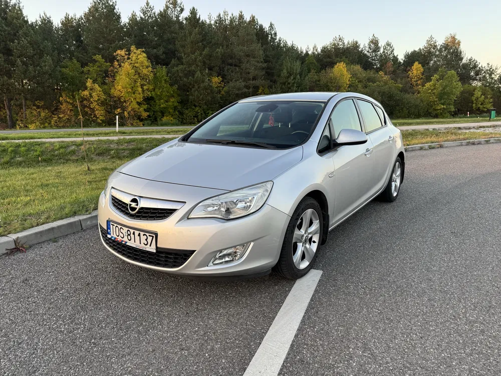 Zdjęcie: 2010 Opel Astra