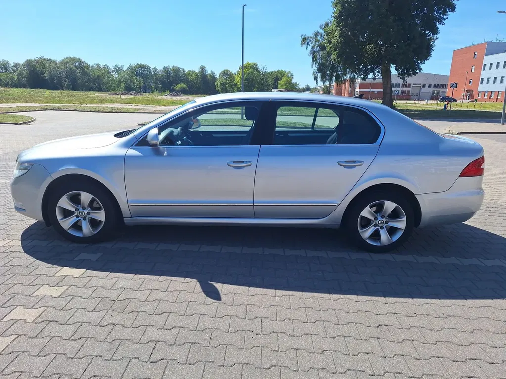 Zdjęcie: 2012 Skoda Superb