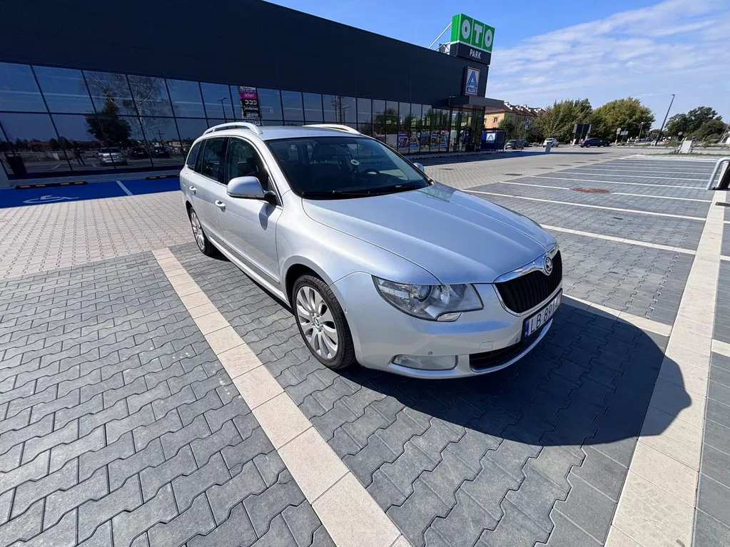 Zdjęcie: 2010 Skoda Superb