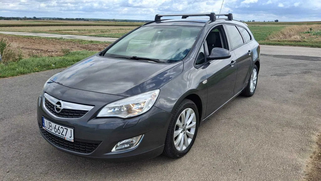 Zdjęcie: 2012 Opel Astra