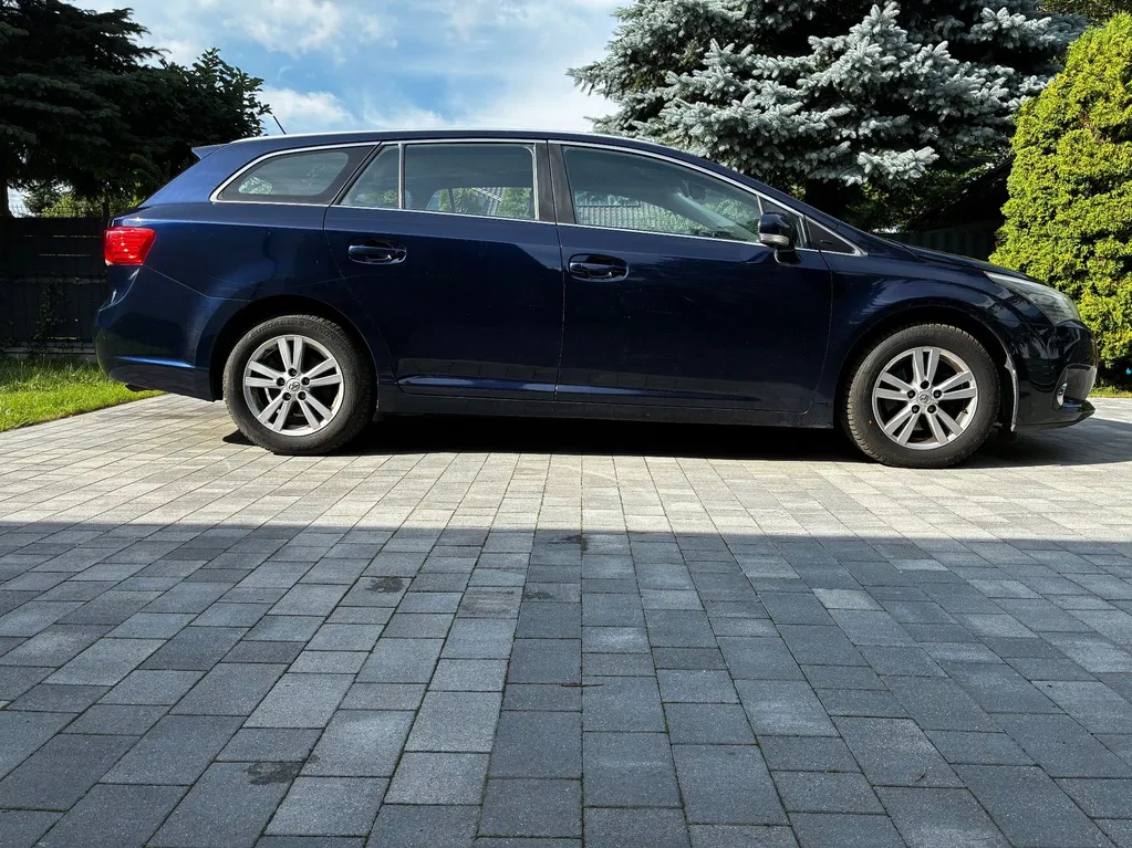Zdjęcie: 2012 Toyota Avensis