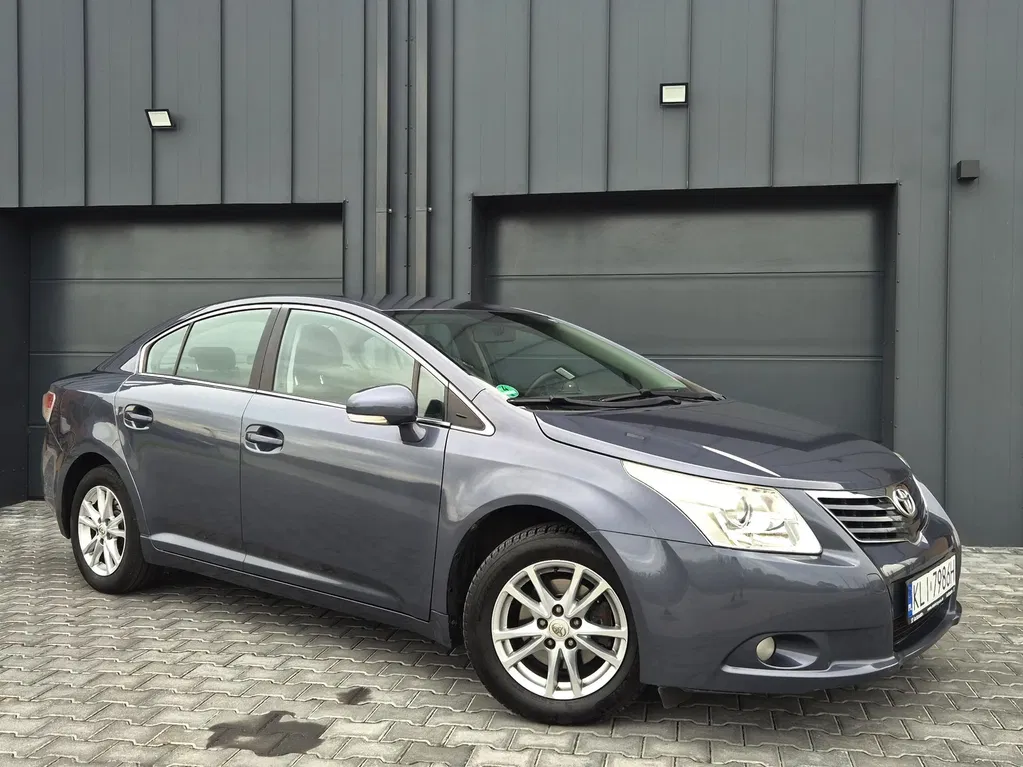 Zdjęcie: 2011 Toyota Avensis