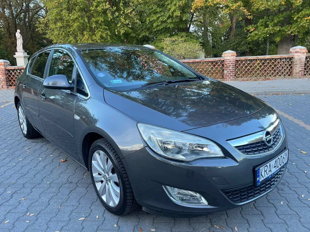Zdjęcie: 2011 Opel Astra