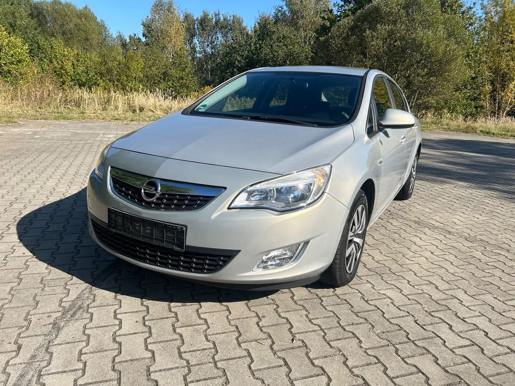 Zdjęcie: 2009 Opel Astra
