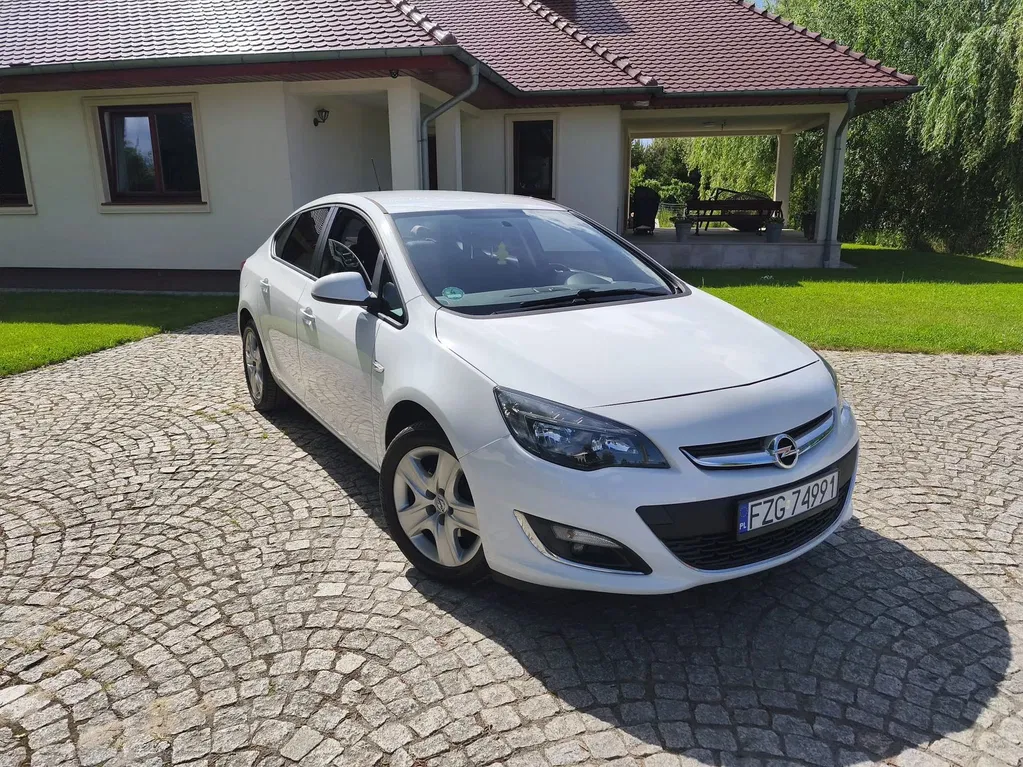 Zdjęcie: 2015 Opel Astra