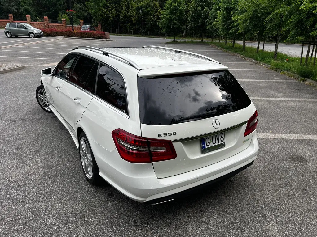Zdjęcie: 2011 Mercedes-Benz E Klasa