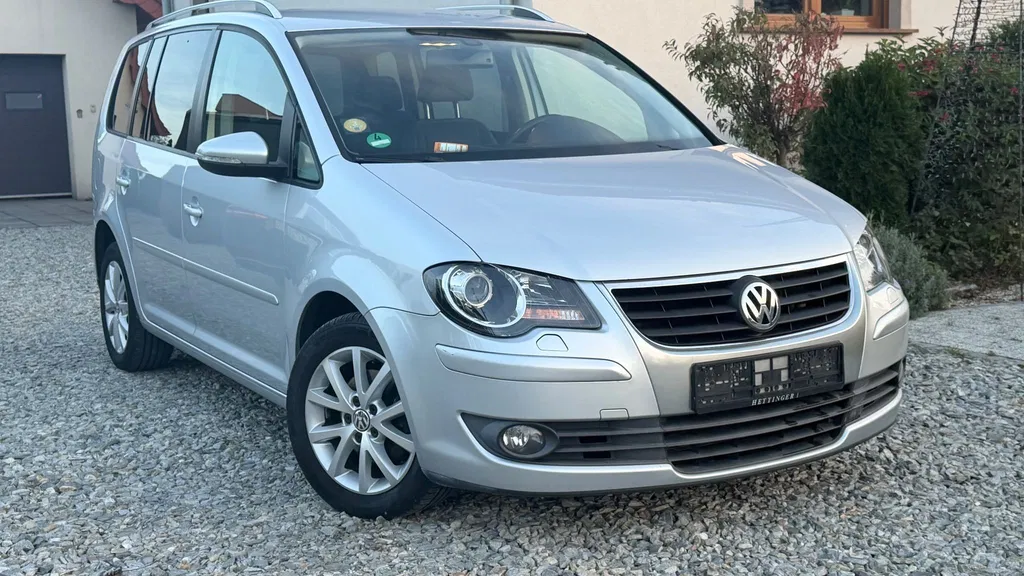 Zdjęcie: 2010 Volkswagen Touran