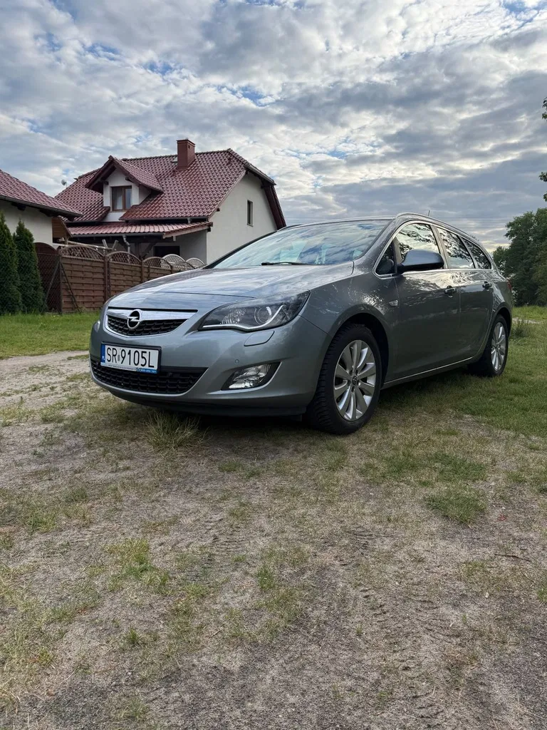 Zdjęcie: 2011 Opel Astra