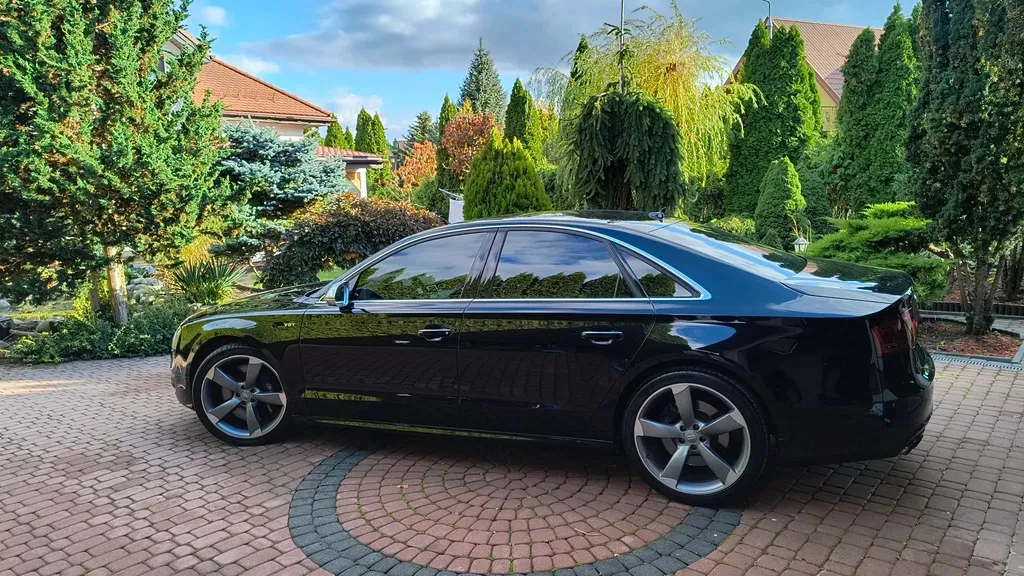 Zdjęcie: 2013 Audi S8