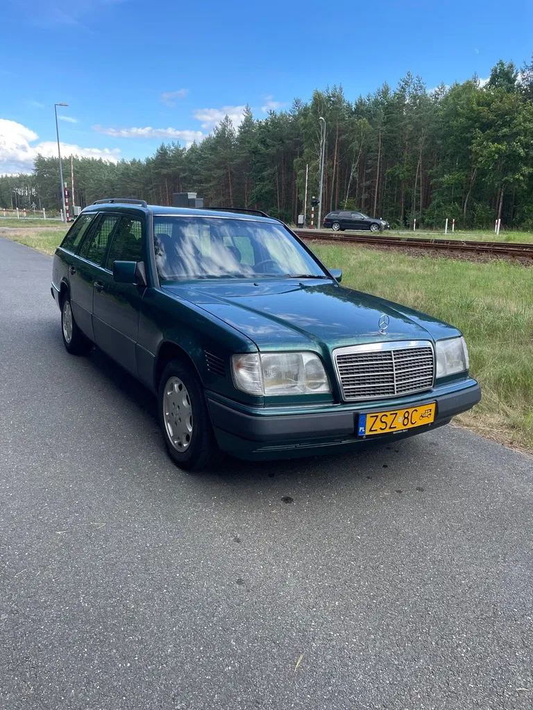Zdjęcie: 1994 Mercedes-Benz E Klasa
