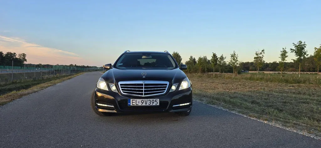 Zdjęcie: 2010 Mercedes-Benz E Klasa