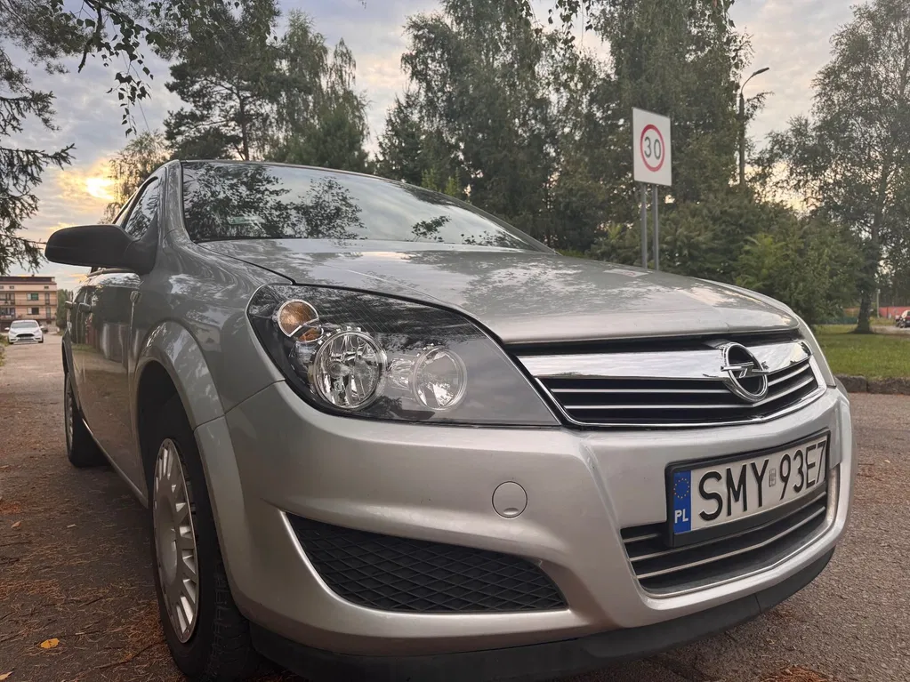 Zdjęcie: 2011 Opel Astra