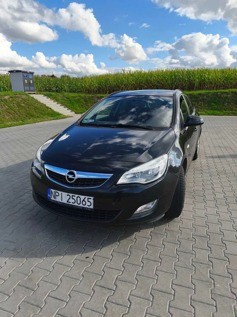 Zdjęcie: 2012 Opel Astra