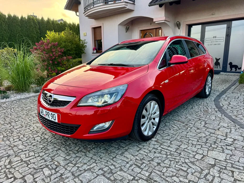 Zdjęcie: 2011 Opel Astra
