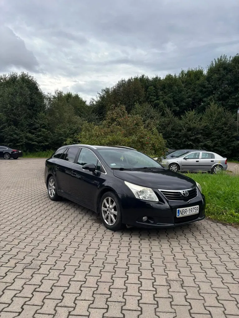 Zdjęcie: 2010 Toyota Avensis