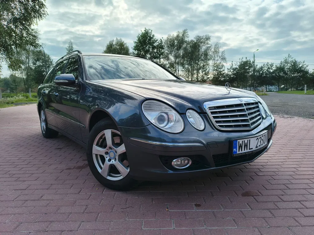 Zdjęcie: 2009 Mercedes-Benz E Klasa