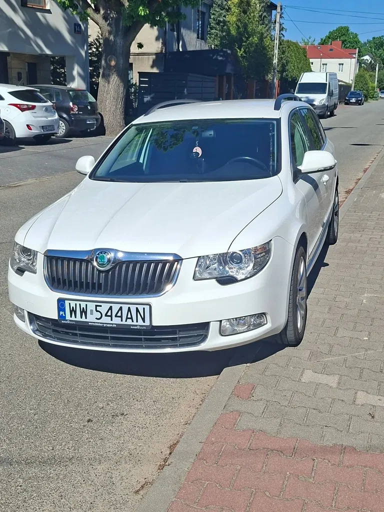 Zdjęcie: 2011 Skoda Superb