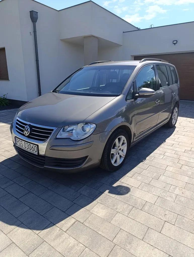 Zdjęcie: 2010 Volkswagen Touran