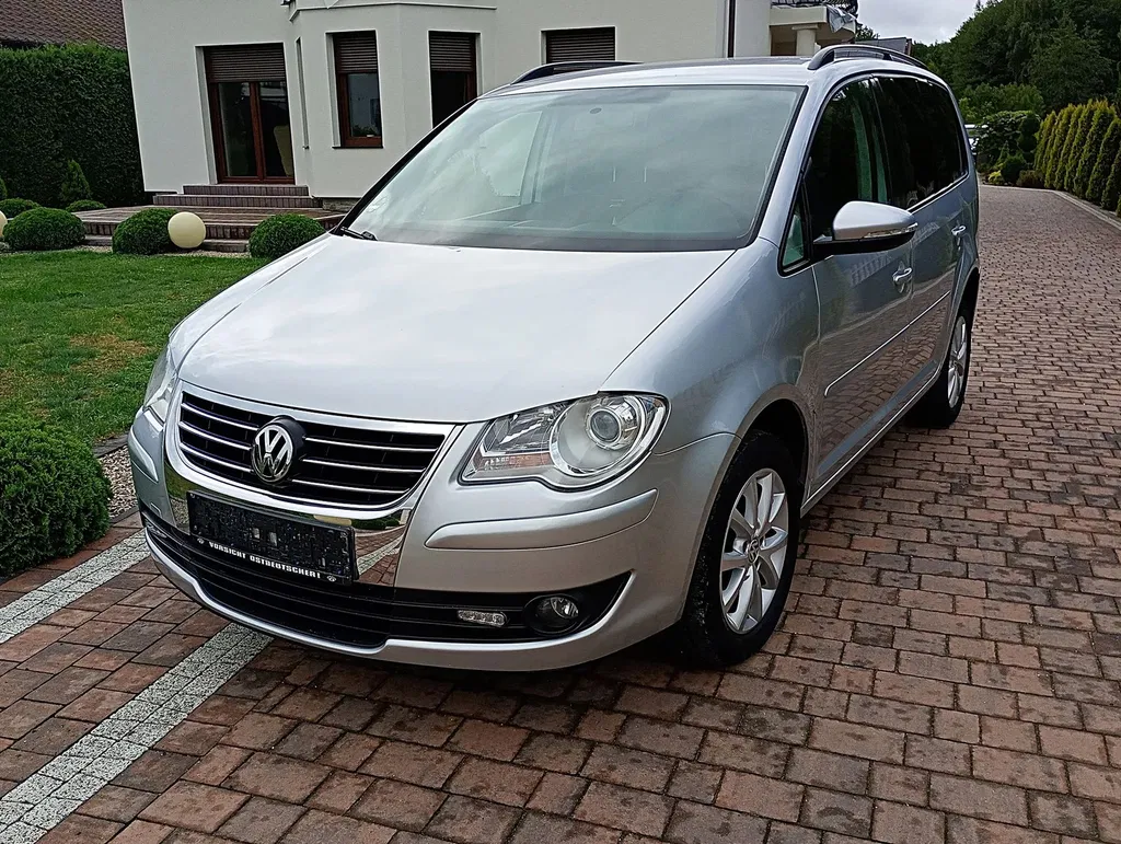 Zdjęcie: 2010 Volkswagen Touran