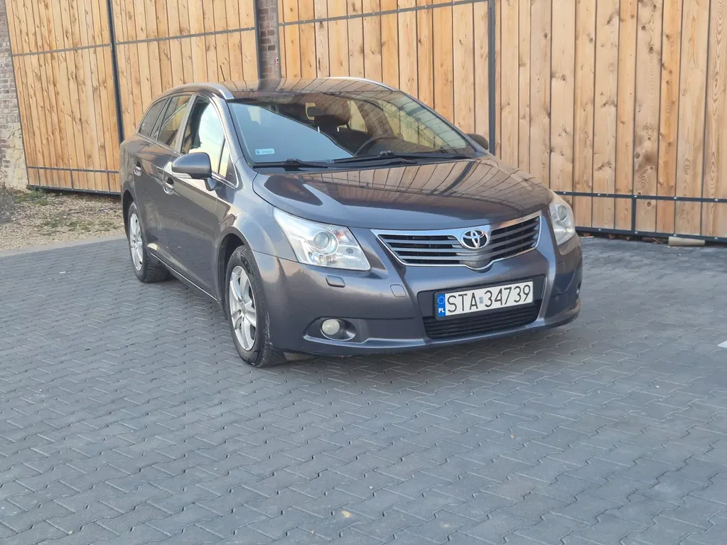 Zdjęcie: 2011 Toyota Avensis