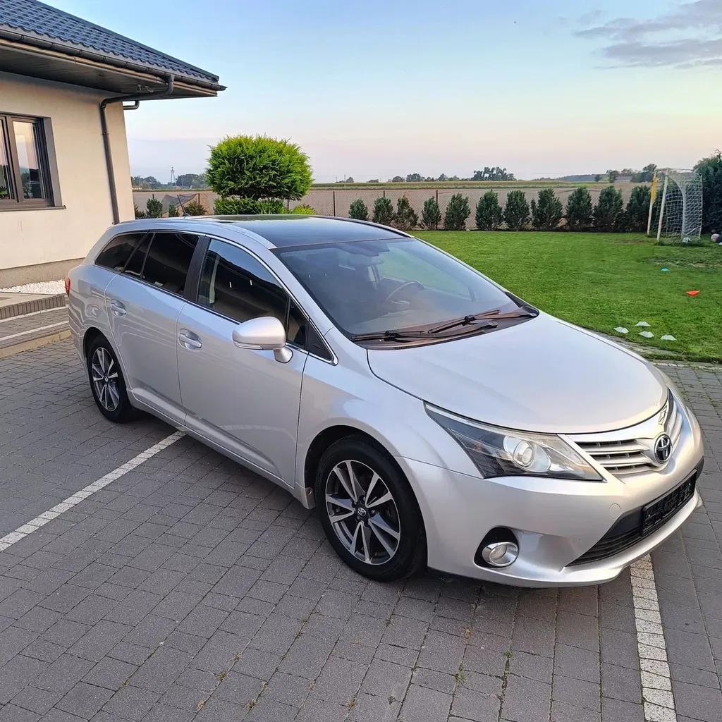 Zdjęcie: 2013 Toyota Avensis