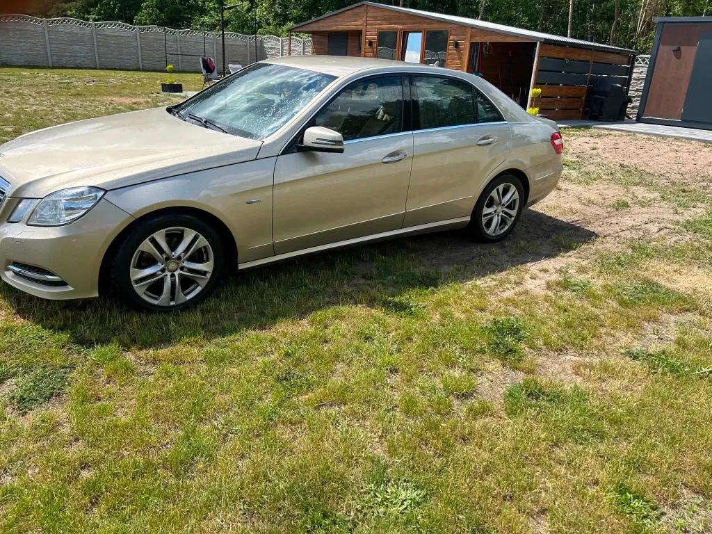 Zdjęcie: 2010 Mercedes-Benz E Klasa