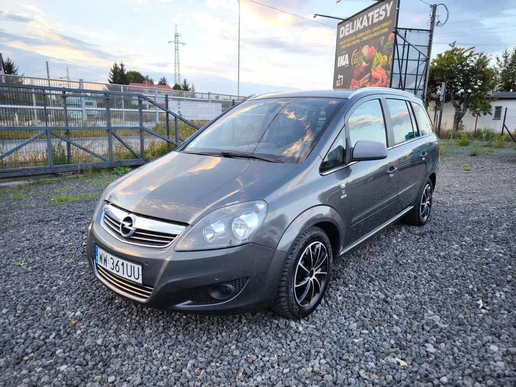 Zdjęcie: 2011 Opel Zafira