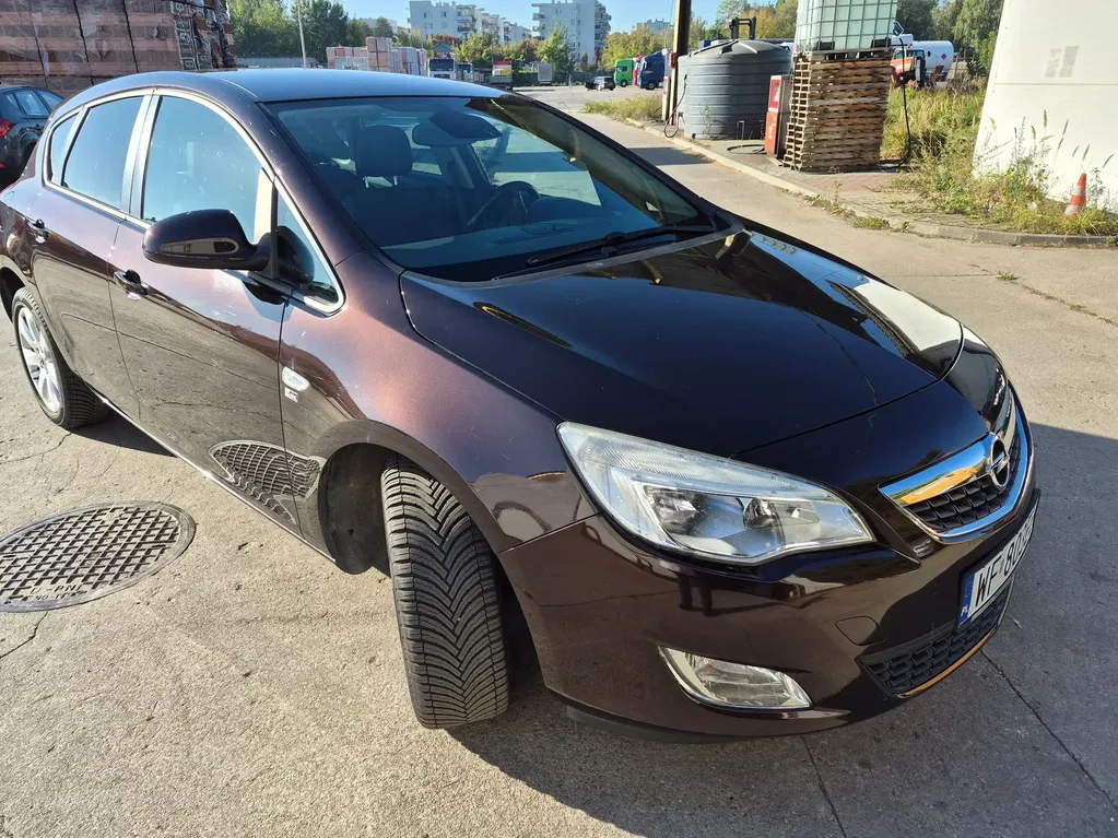 Zdjęcie: 2012 Opel Astra