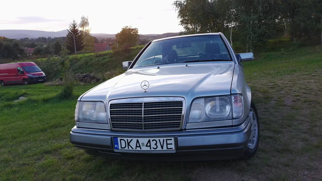 Zdjęcie: 1994 Mercedes-Benz E Klasa