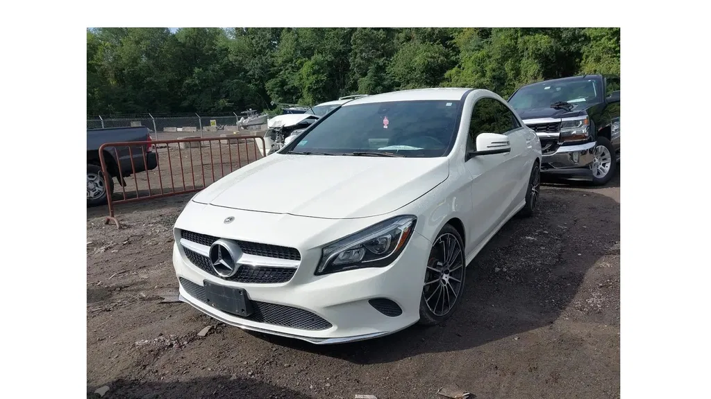 Zdjęcie: 2018 Mercedes-Benz CLA