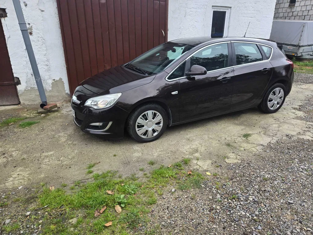 Zdjęcie: 2012 Opel Astra
