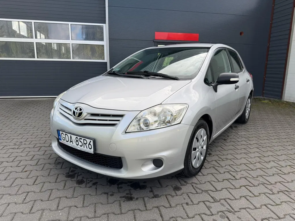 Zdjęcie: 2011 Toyota Auris