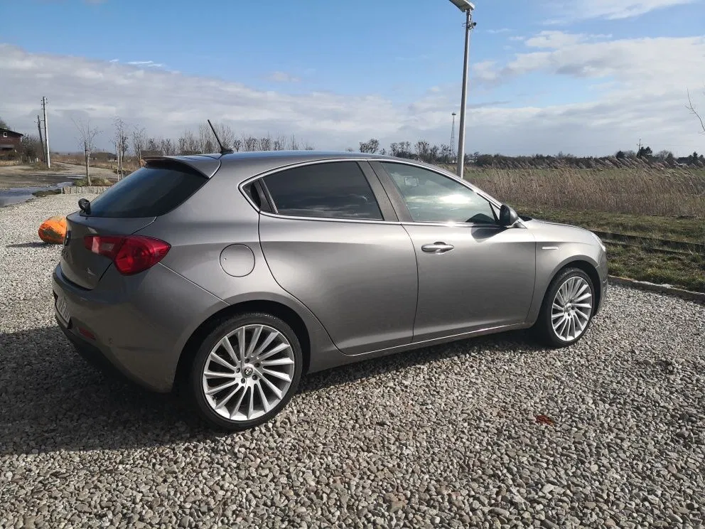 Zdjęcie: 2011 Alfa Romeo Giulietta