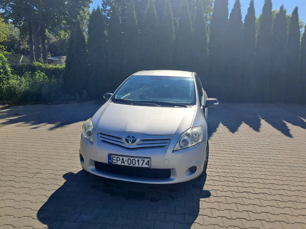 Zdjęcie: 2012 Toyota Auris