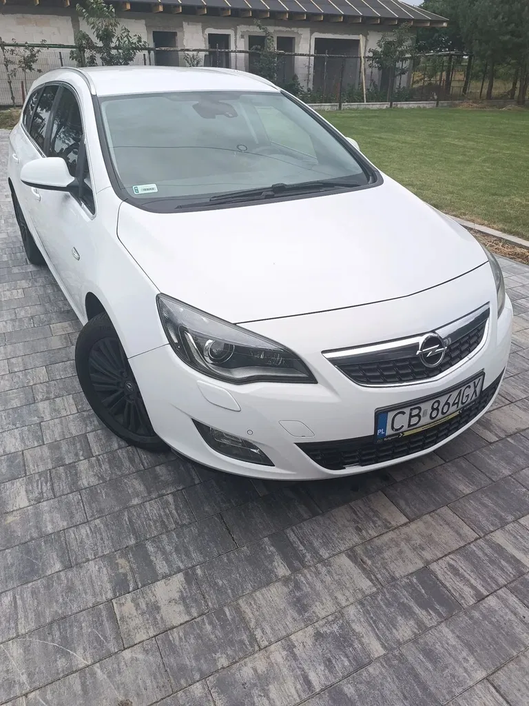 Zdjęcie: 2011 Opel Astra