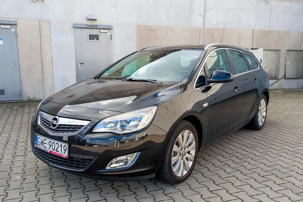 Zdjęcie: 2012 Opel Astra