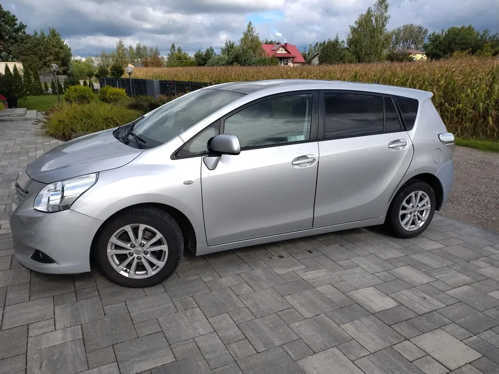 Zdjęcie: 2012 Toyota Verso