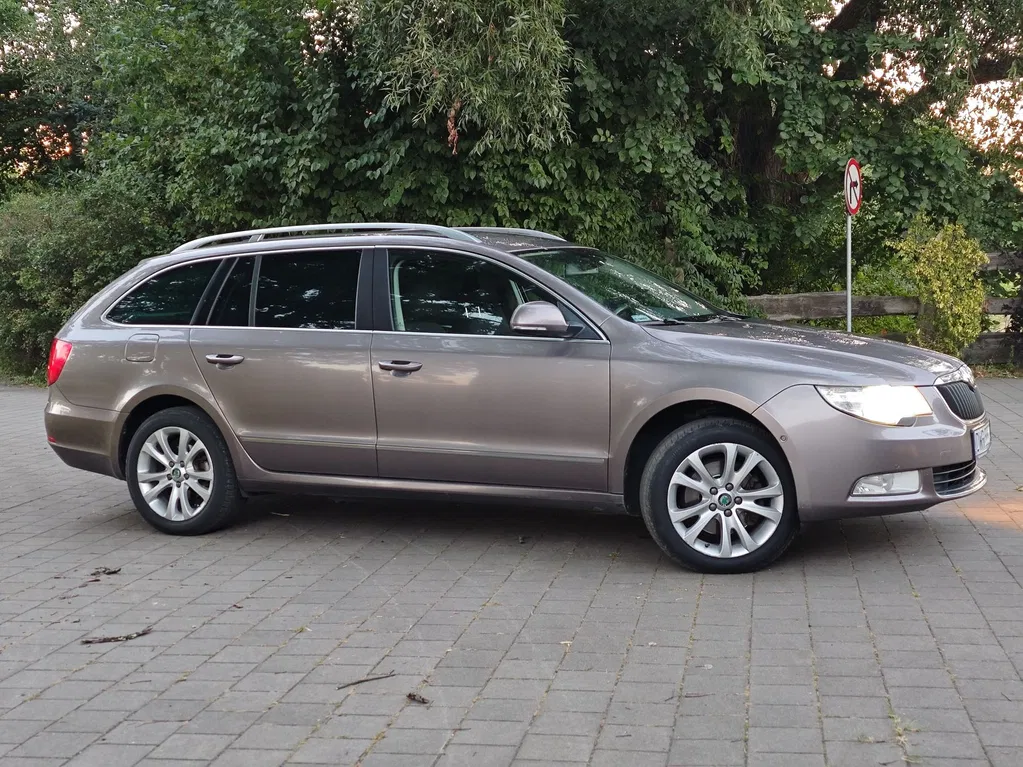 Zdjęcie: 2012 Skoda Superb