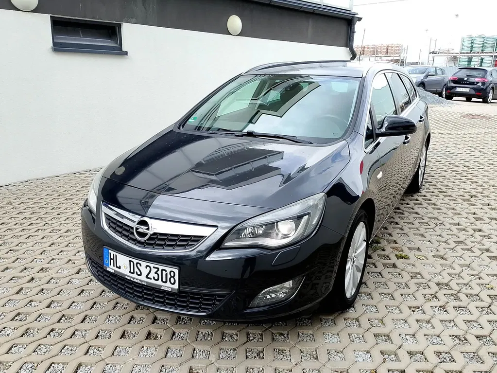 Zdjęcie: 2012 Opel Astra